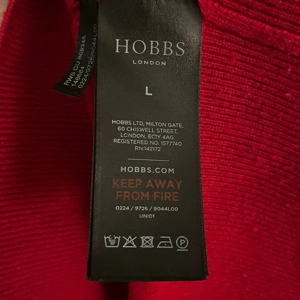 Elegant Red V-Neck Sweater - Picture 3 of 3